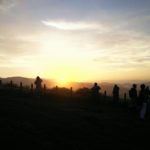 遠くに日の出を見に行く